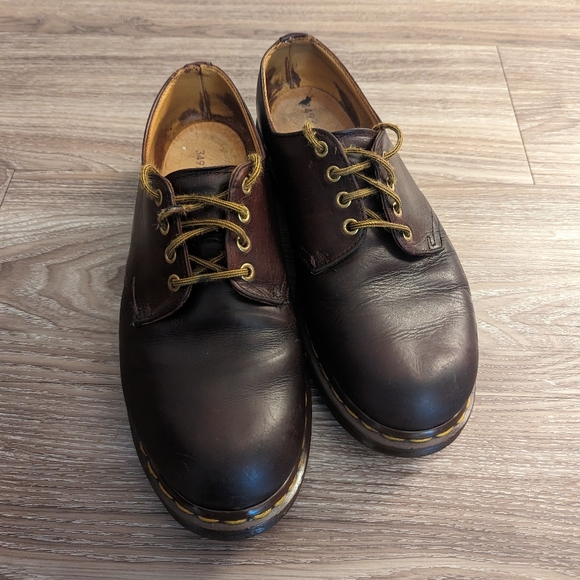 Vintage Dr. Martens low made in England boots 9 - Picture 3 of 6